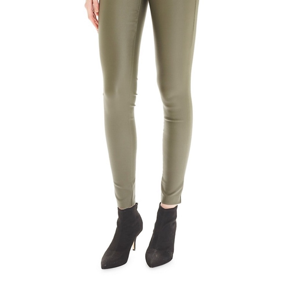 Very fashionable waxed skinny pants